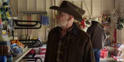 Hey, Gary, grab some more
layer feed in the back, - Walker