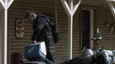 Hey! Get away from that! - The Walking Dead