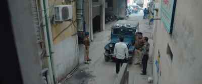 Hey! Get in the car! - Bhakshak