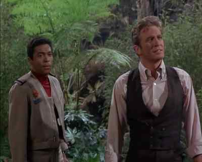 Hey, that giant's suspicious.
[ Nick ] Why shouldn't
he be suspicious? - Land of the Giants