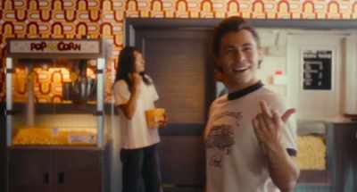 - Hey, girl!
- (Coin clinks) - The 4:30 Movie