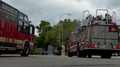 - Hey, girl!
- Hey! - Chicago Fire