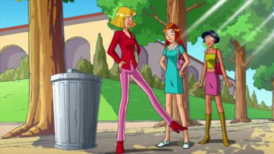 Hey, girls, like my old shoes? - Totally Spies!