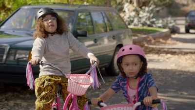 Hey, girls!
Nice bikes! - mixed-ish