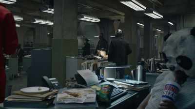 Hey, Glass.
You grew up around here. - Watchmen