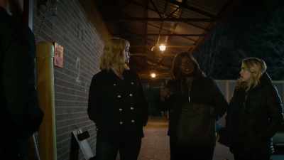 - Hey, we got 99 problems but
this bitch ain't one, okay? - Good Girls