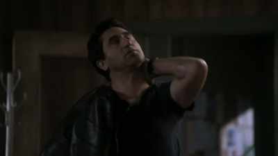 - Hey.
- [groans] - Trauma
