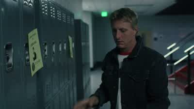 Hey, guys, check out this rad Internet site. - Cobra Kai
