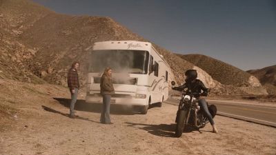 Hey, you guys have a fire extinguisher? - 9-1-1: Lone Star