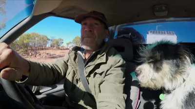 Hey, guys. Hey, let's see
if we can find some opal. - Outback Opal Hunters