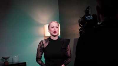 Hey guys,
I'm Iliza Shlesinger - Iliza Shlesinger: Over & Over