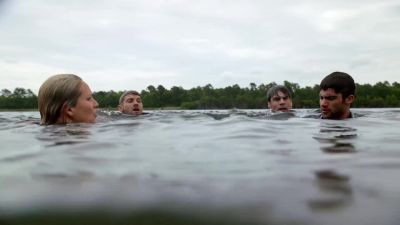 - Hey, you guys okay?
- Yeah. - Under the Dome