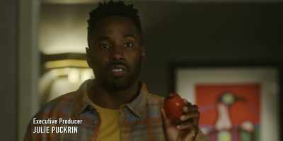 - Hey, you guys want
tomatoes on your sandwiches? - SkyMed