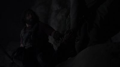 Hey,
hand me that thing. - The Walking Dead