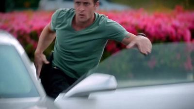 Hey, hands on the wheel!
On the wheel! - Hawaii Five-0