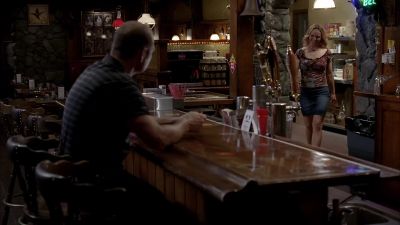 - Hey, handsome.
- Hey there. - True Blood
