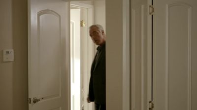 - Hey, Harry.
- BOSCH: Yeah. - Bosch