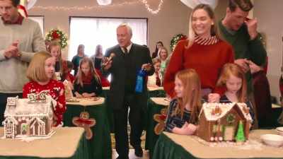 Hey, this has been the
best gingerbread house contest - Christmas Love Letter
