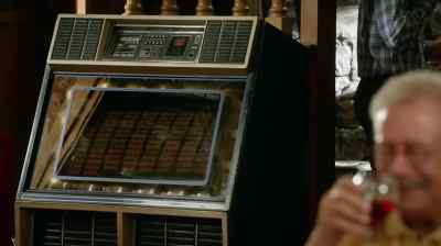 Hey, we have a jukebox? - Fresh Off the Boat