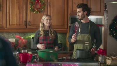 -Hey.
-Hei. - Christmas in Pine Valley