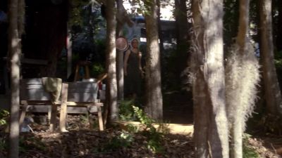 Hey, help me. - The Originals