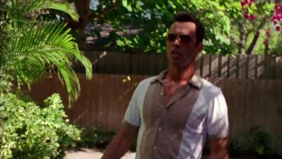 Hey. Hey. All right. - Burn Notice