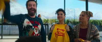 - Hey hey!
- [cheering] - Your Christmas or Mine 2