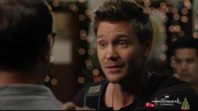 Hey, hey, David, David...
Let's not rehash it. We're good. - Road to Christmas
