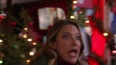 Hey. Hey, do you have
any crackers - A Merry Christmas Wish