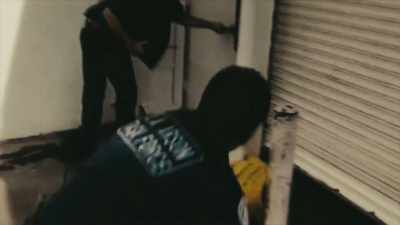 HEY, HEY, GET UP
THIS DOOR, BUDDY. - LA 92