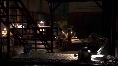 Hey, hey. Hang on.
Hang on. - Burn Notice
