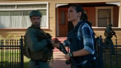 Hey, hey, hey, hey, hey.
I see movement in that window. - NCIS: Los Angeles
