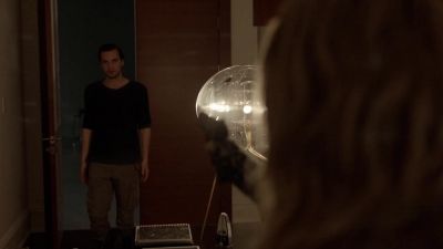Hey, hey, hey, hey.
Take it easy. - The 100