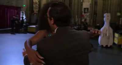 - Hey! Hey.
- Hey! Oh. - Sandy Wexler