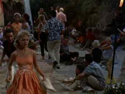 Hey, hey, hey. - Gidget