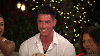 Hey, hey, hey. - Love Island
