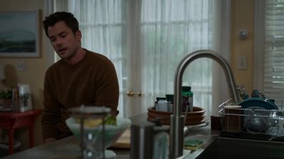 -Hey.
-Hey. How you doing? - Manifest