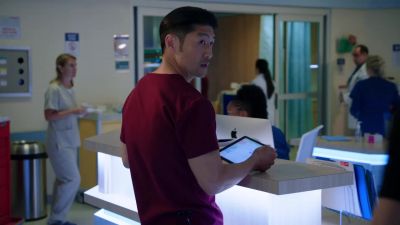 - Hey.
- Hey. How's Robin? - Chicago Med