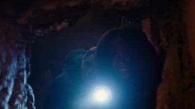 Hey. Hey, little one. - Van Helsing