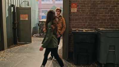 -Hey.
-Hey, Nick, we gotta make this fast. - No Good Nick
