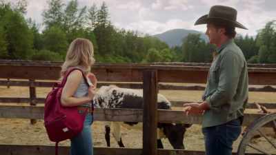 -Hey.
-Hey. - Yellowstone Romance