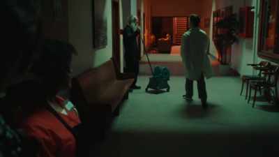 Hey, hey. - Haunted Hospitals