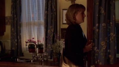 - Hey.
- Hey. - Smallville