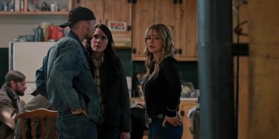 - Hey.
- Hey. - Yellowstone