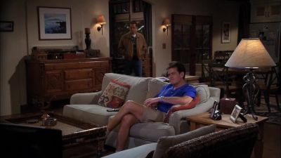 - Hey.
- Hey. - Two and a Half Men