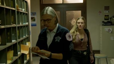 - Hey.
- Hey. - Chicago P.D.