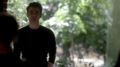 Hey. Hey. - The Vampire Diaries