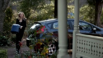 Hey!
Hey. - The Vampire Diaries