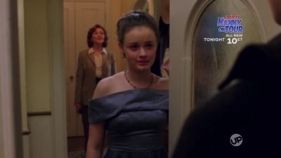 - Hey.
- Hey. - Gilmore Girls