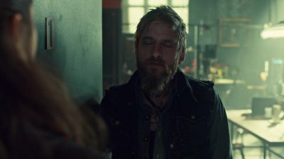 - Hey.
- Hey. - Orphan Black
